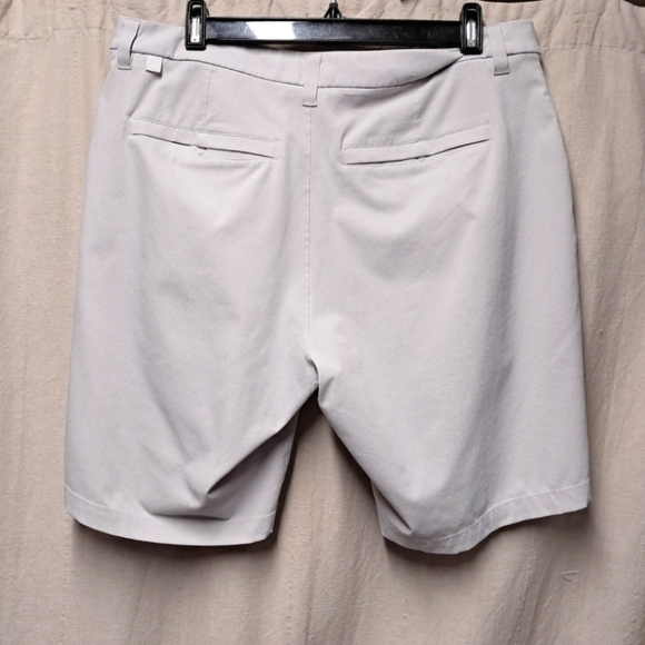 Lululemon Commission Shorts Size XL - Picture 4 of 4